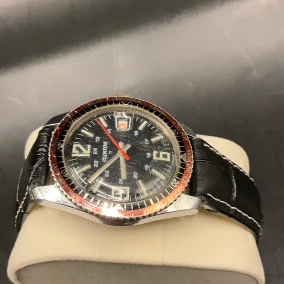 Vintage Clinton World Timer Diver Style Swiss Watch 40 MM RUNS - Picture 4 of 4